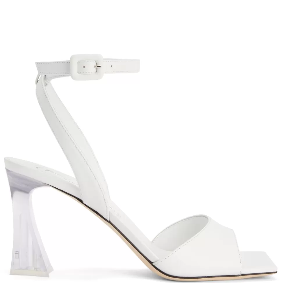 Donna Giuseppe Zanotti Vestaa